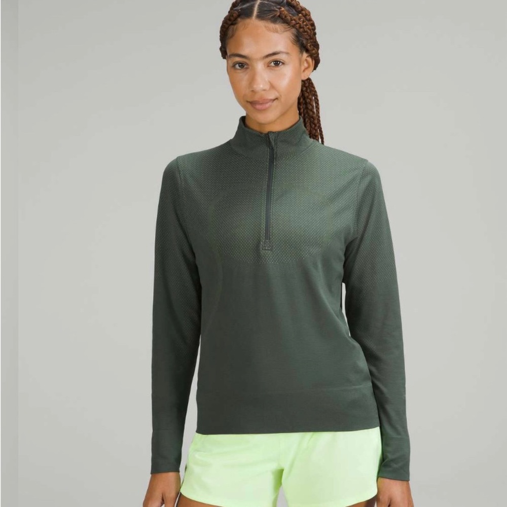Lululemon Swiftly Relaxed Half Zip
Smoked Spruce / Wasabi